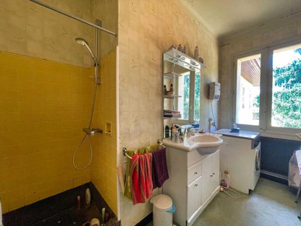 Maison contemporaine - Saint-cyprien SAINT CYPRIEN maison de plain-pied sur 6244m2