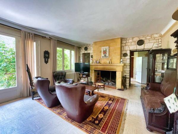 Maison contemporaine - Saint-cyprien SAINT CYPRIEN maison de plain-pied sur 6244m2