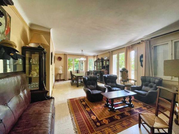 Maison contemporaine - Saint-cyprien SAINT CYPRIEN maison de plain-pied sur 6244m2