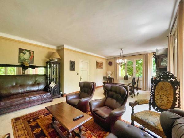 Maison contemporaine - Saint-cyprien SAINT CYPRIEN maison de plain-pied sur 6244m2
