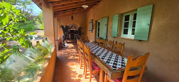 LE MUY: Demeure de prestige en pierre ? Une propriété de caractère au coeur de la Provence varoise