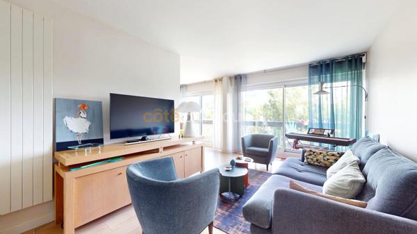 Vente
                Appartement82,63 m² - 4 Pièces -
                    VERRIERES LE BUISSON (91370)