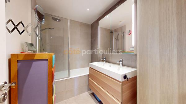 Vente
                Appartement82,63 m² - 4 Pièces -
                    VERRIERES LE BUISSON (91370)