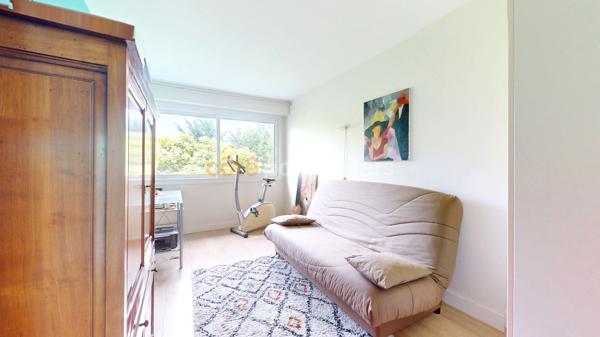 Vente
                Appartement82,63 m² - 4 Pièces -
                    VERRIERES LE BUISSON (91370)