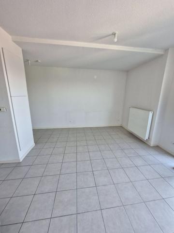 A LOUER - TOULOUSE Borderouge - Appartement T2 de 41 m²  avec balcon et parking en sous sol - 213-JG