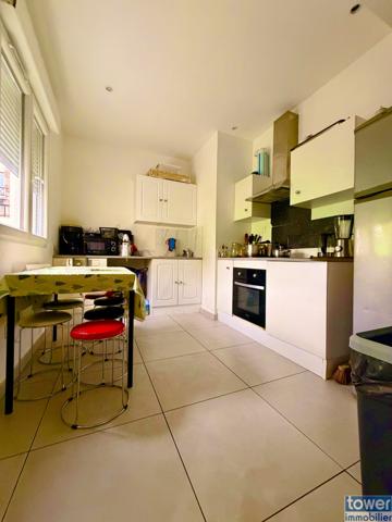Immeuble
                                                                                                                                                
                                                                                                                                                
                                                                                                                                                
                                                    
                                                                                                                                                                                                                                                                                                                        160  m²                                                                                                                                                                                                         1 etage(s)