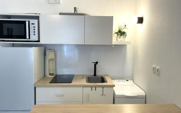 Appartement à vendre    1 pièce • 21,80 m2 Saint-Étienne