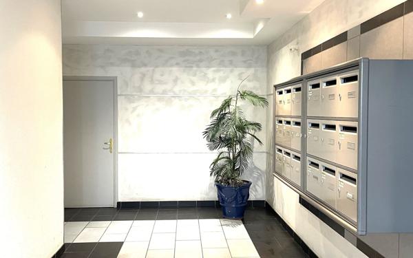 Appartement à vendre    1 pièce • 21,80 m2 Saint-Étienne