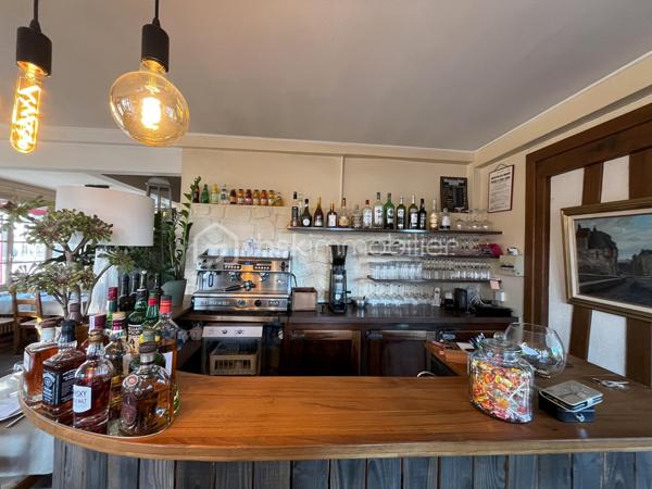 Local d activites de 215 m²