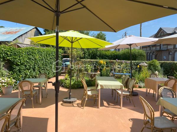 Local d activites de 215 m²