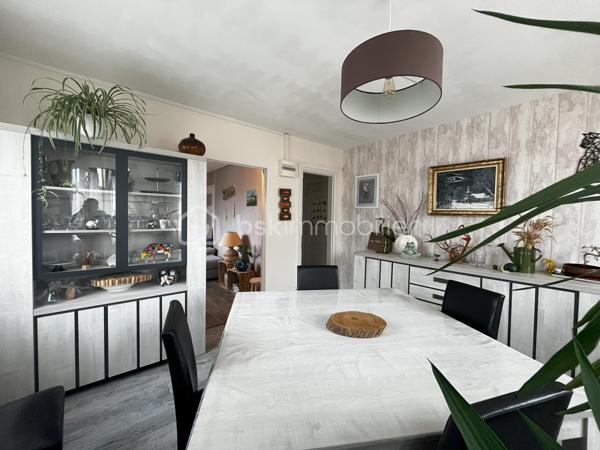 Local d activites de 215 m²