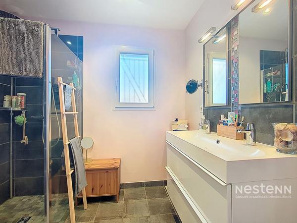 Maison moderne 4 faces à vendre à Sorède - 4 chambres, piscine et garage