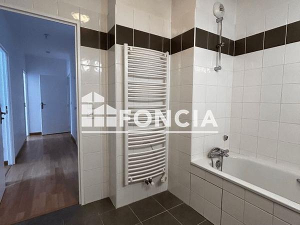 Location Appartement 5 pièces 142.2 m² - 19 RUE EMILE ROMANET Grenoble 38000