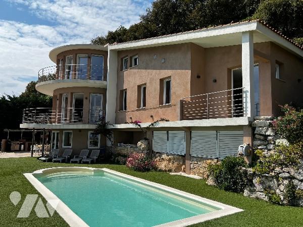 proche cabris villa d architecte avec piscine de 160m²plus studio et deux 2 pièces sur 3500m².