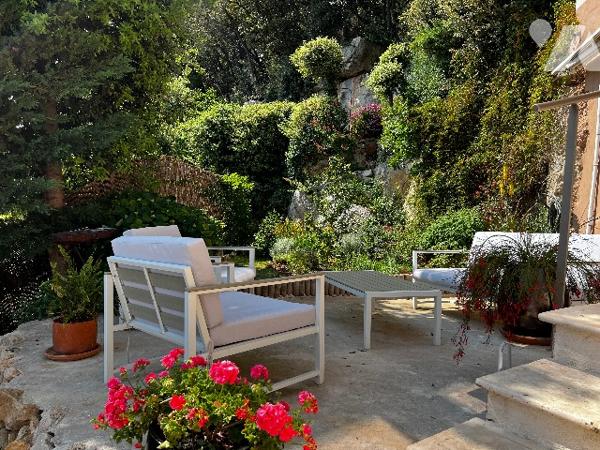 proche cabris villa d architecte avec piscine de 160m²plus studio et deux 2 pièces sur 3500m².