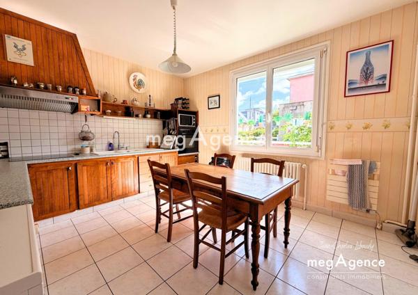 Maison à VIRE NORMANDIE, 14500 - 5 pièces 130m²