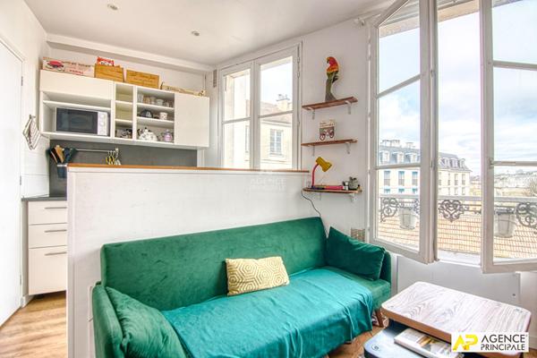 Versailles Notre-Dame Appartement 2 pièces de 23.72 m² carrez situé au 2ème étage avec cave et grenier €198 000 ** - Référence 27580