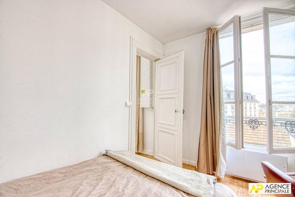 Versailles Notre-Dame Appartement 2 pièces de 23.72 m² carrez situé au 2ème étage avec cave et grenier €198 000 ** - Référence 27580