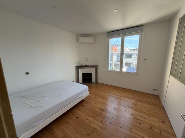 Maison basquaise rénovée, lumineuse, avec jardin.