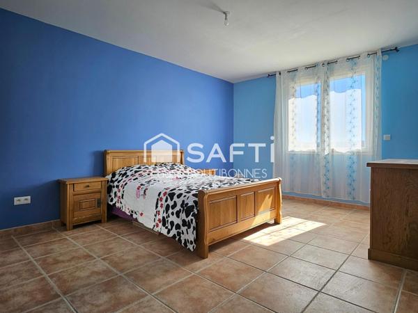 Maison familiale de 195m² avec piscine, vue dégagée et grand terrain