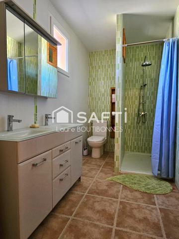 Maison familiale de 195m² avec piscine, vue dégagée et grand terrain