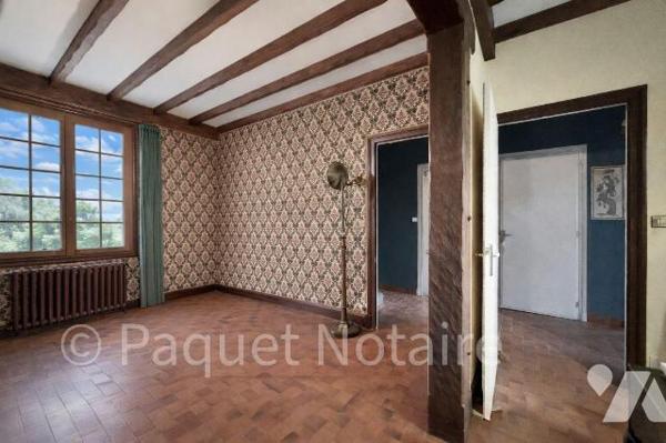 Proche hôpital, commerces et écoles, maison individuelle dans un parc de plus de 3000 m2
Compr...