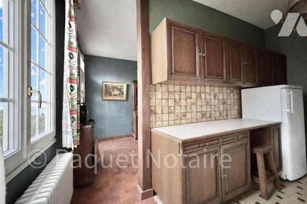 Proche hôpital, commerces et écoles, maison individuelle dans un parc de plus de 3000 m2
Compr...