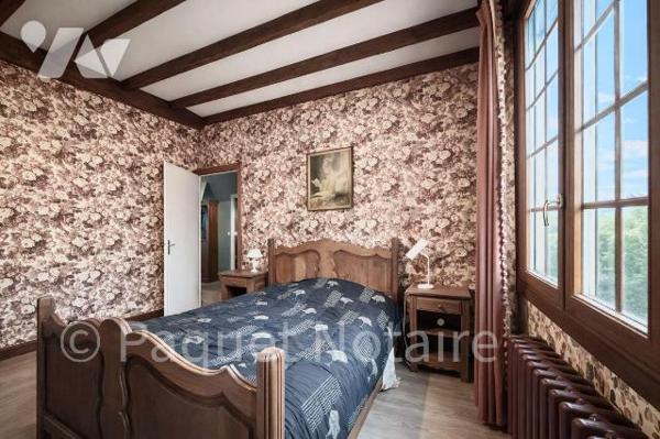 Proche hôpital, commerces et écoles, maison individuelle dans un parc de plus de 3000 m2
Compr...