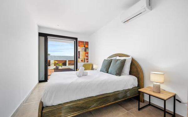 Maison à vendre    4 pièces • 110 m2 Saint-Paul