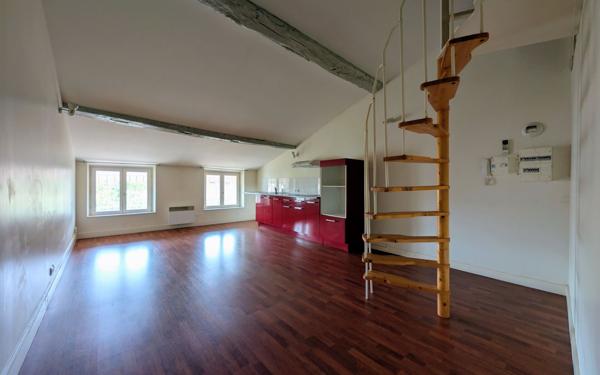 Appartement à louer    1 pièce •  Beaumont-de-Lomagne