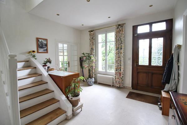 Maison familiale en pierres de meulière proche gare et lac d'Enghien ! €725 000 ** - Référence 25-3850