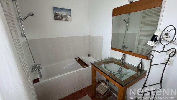 A VENDRE ERDEVEN - À 500 mètres du bourg - Maison avec 8 chambres et grand jardin arboré