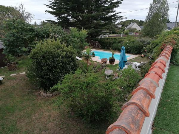 A VENDRE ERDEVEN - À 500 mètres du bourg - Maison avec 8 chambres et grand jardin arboré