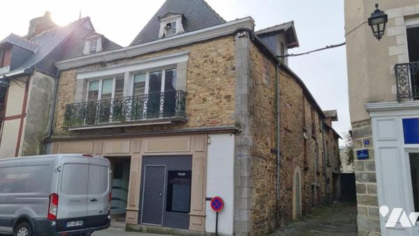 LA GUERCHE- Plein-centre - Immeuble