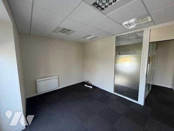 LA GUERCHE- Plein-centre - Immeuble