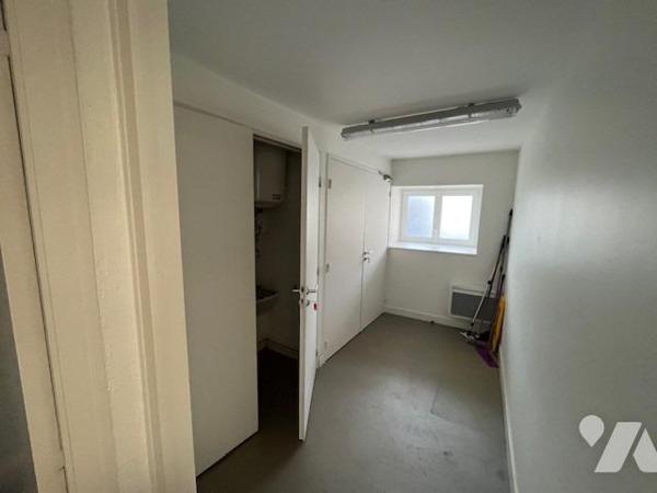 LA GUERCHE- Plein-centre - Immeuble