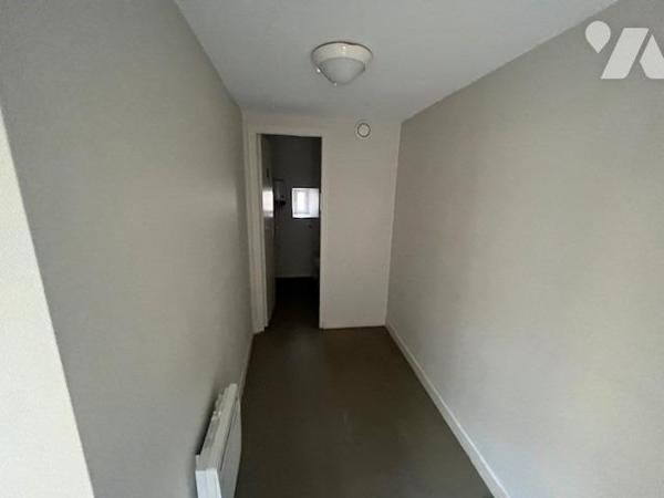 LA GUERCHE- Plein-centre - Immeuble