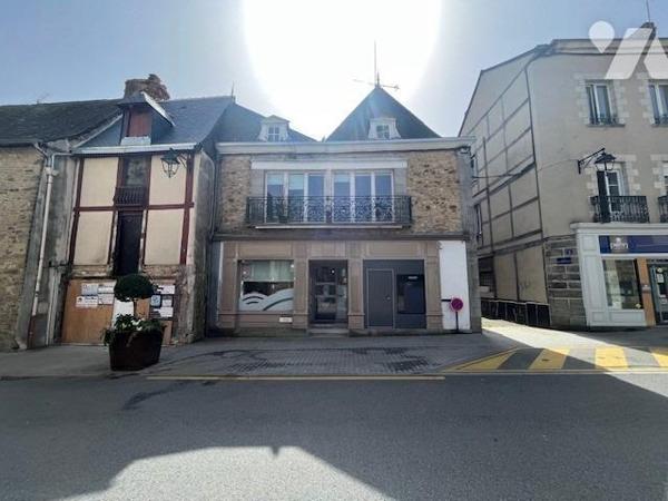 LA GUERCHE- Plein-centre - Immeuble