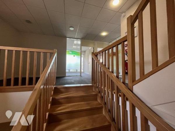 LA GUERCHE- Plein-centre - Immeuble