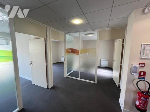 LA GUERCHE- Plein-centre - Immeuble