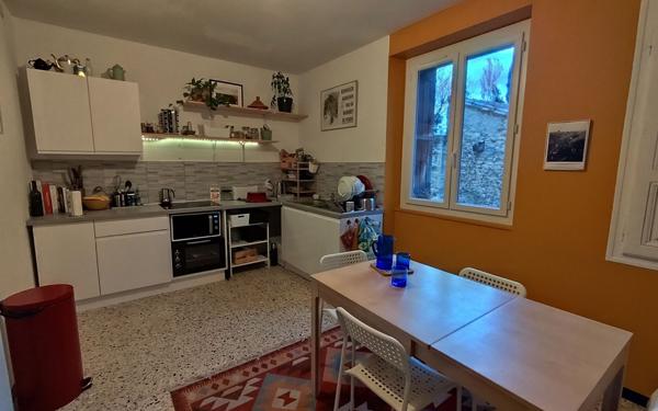 Appartement à vendre    4 pièces • 96 m2 Remoulins