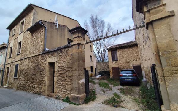 Appartement à vendre    4 pièces • 96 m2 Remoulins