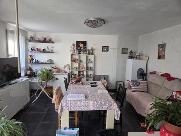 Appartement loué T2 à Nîmes, balcon parking sous-sol