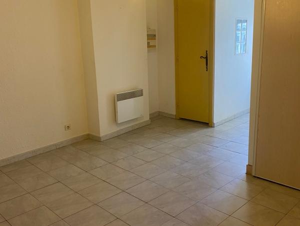 Location Appartement 2 pièces Simiane-Collongue (13109) - centre ville