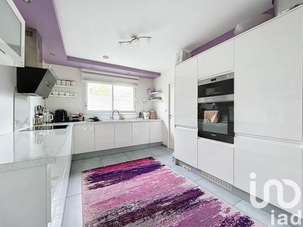 Maison traditionnelle 6 pièces de 135 m² à Vezin-le-Coquet (35132)