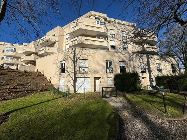 Appartement 3 pièces en duplex proche centre ville ( 91000 )