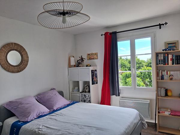 Élégante maison familiale avec piscine entre océan et village historique