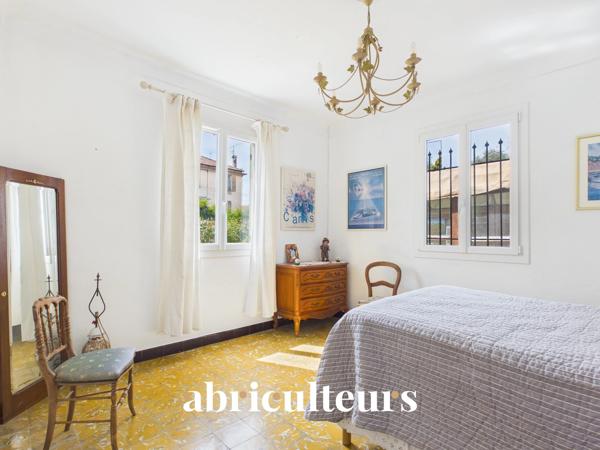 Charmante maison de plain-pied de 80 m² habitables Jardin de 522 m² Cannes La Bocca