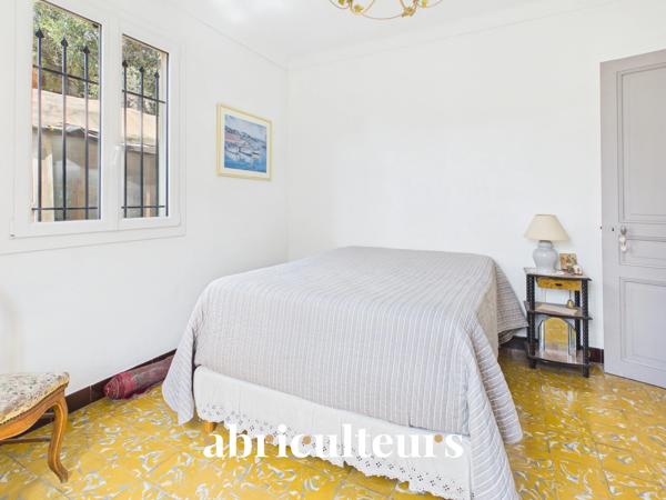 Charmante maison de plain-pied de 80 m² habitables Jardin de 522 m² Cannes La Bocca