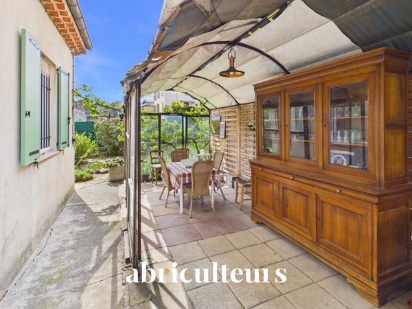 Charmante maison de plain-pied de 80 m² habitables Jardin de 522 m² Cannes La Bocca